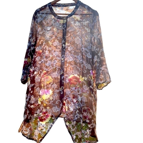 Ladies sheer coverup, size Large, no label at all, pockets, asymmetrical hem - Picture 2 of 6